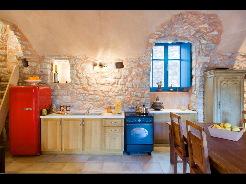 Arapakis Historic Castle Aparthotel Pyrgos Dirou Phòng bức ảnh