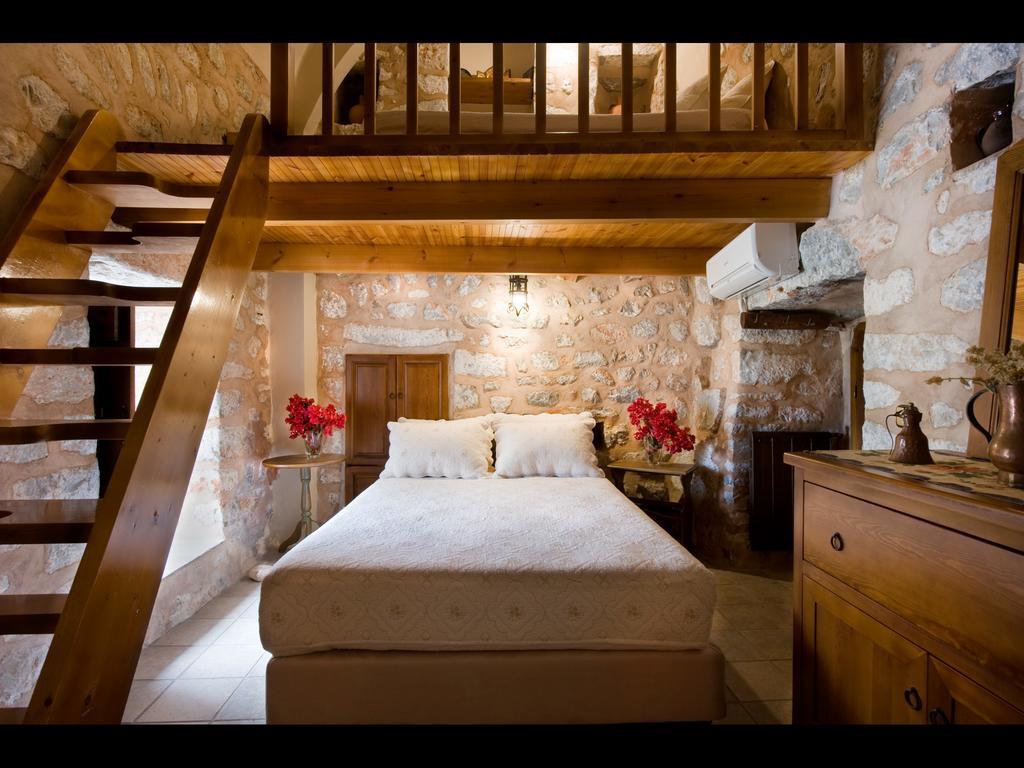 Arapakis Historic Castle Aparthotel Pyrgos Dirou Phòng bức ảnh