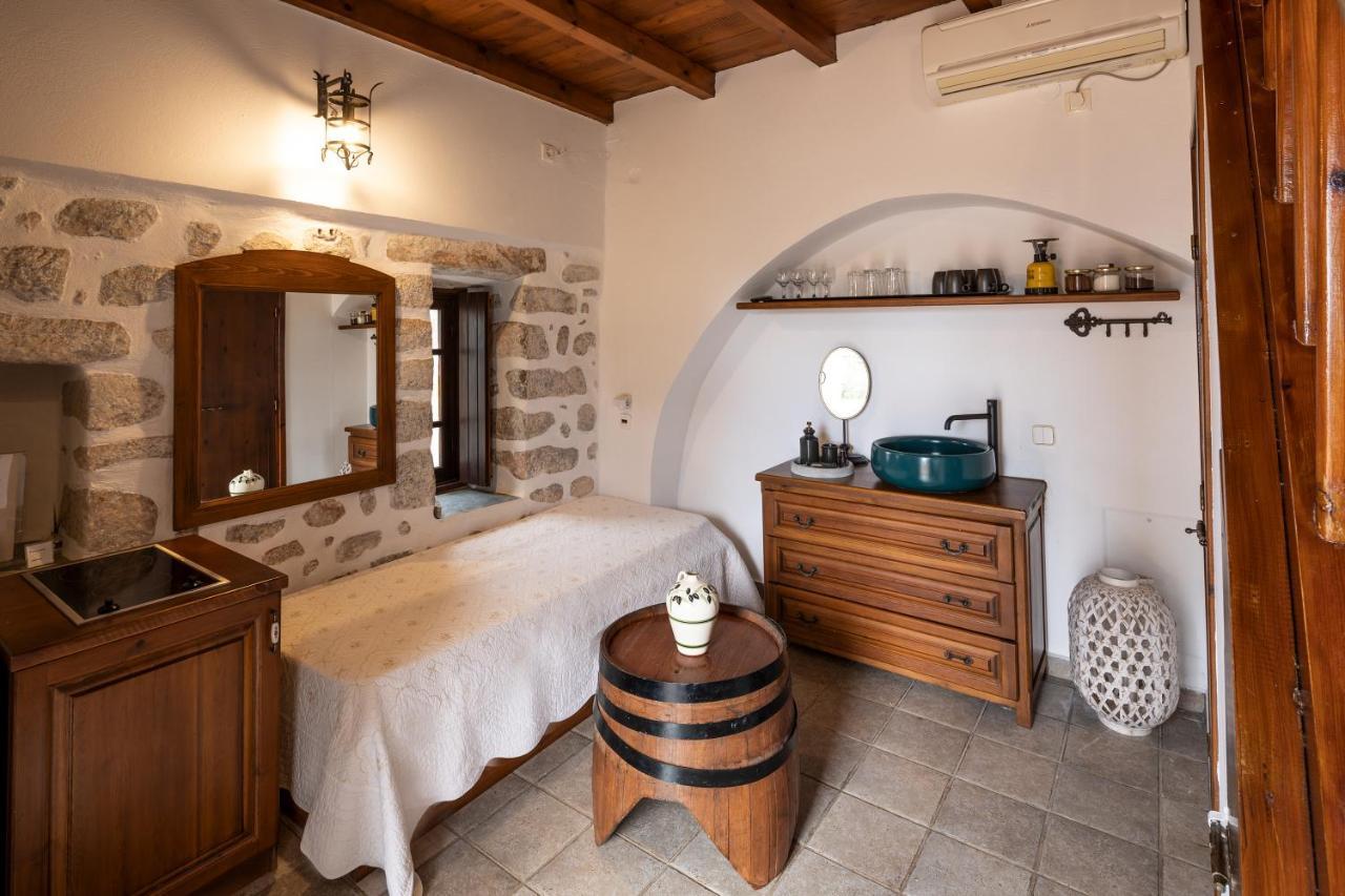 Arapakis Historic Castle Aparthotel Pyrgos Dirou Ngoại thất bức ảnh