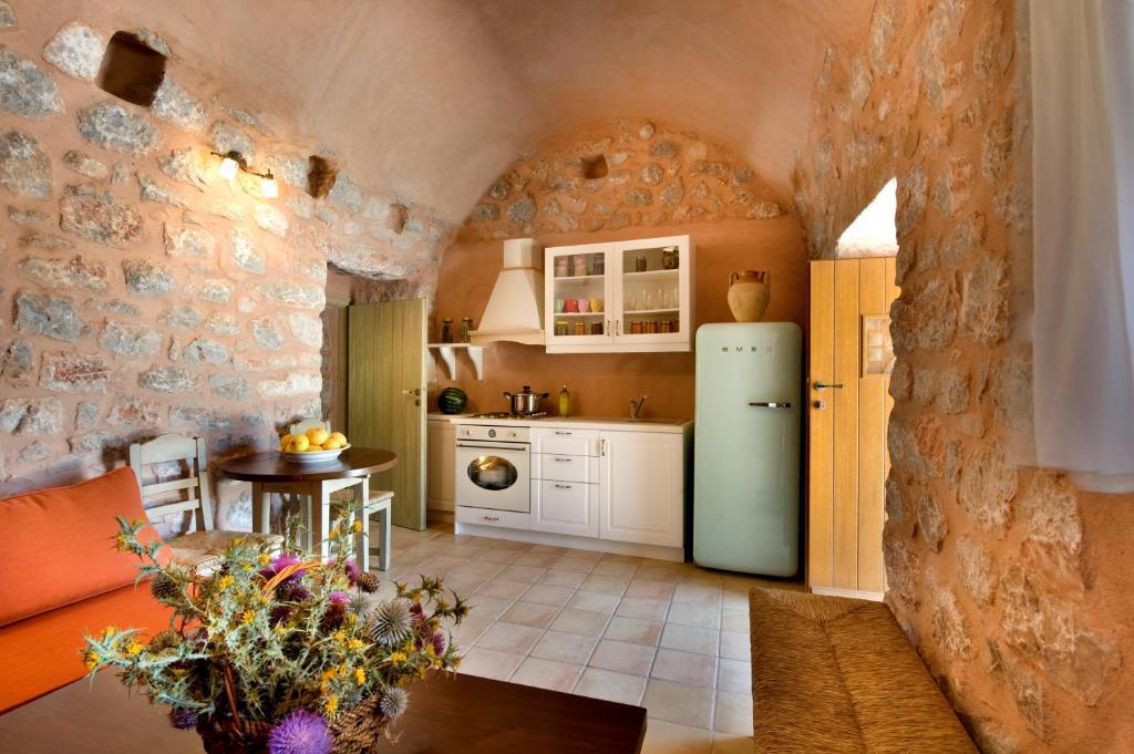Arapakis Historic Castle Aparthotel Pyrgos Dirou Phòng bức ảnh