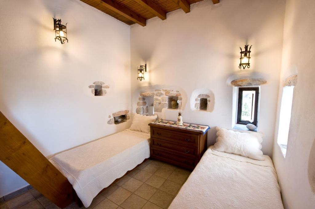 Arapakis Historic Castle Aparthotel Pyrgos Dirou Phòng bức ảnh