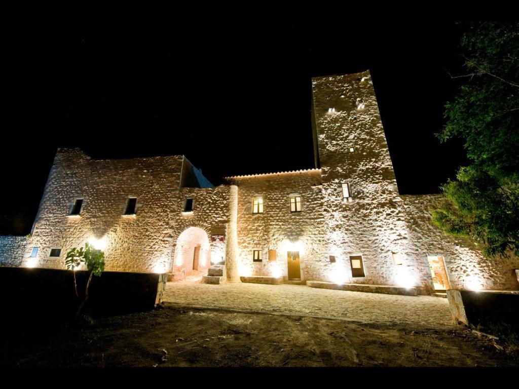 Arapakis Historic Castle Aparthotel Pyrgos Dirou Ngoại thất bức ảnh