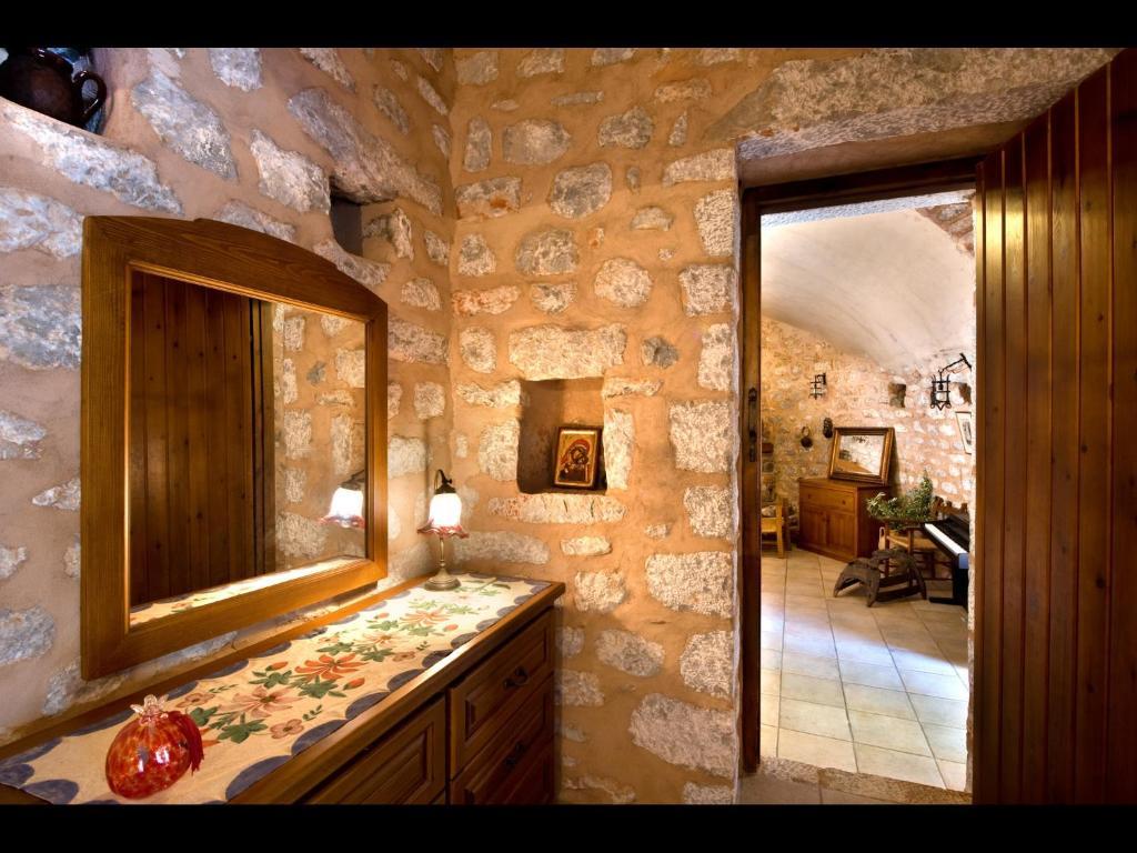 Arapakis Historic Castle Aparthotel Pyrgos Dirou Phòng bức ảnh