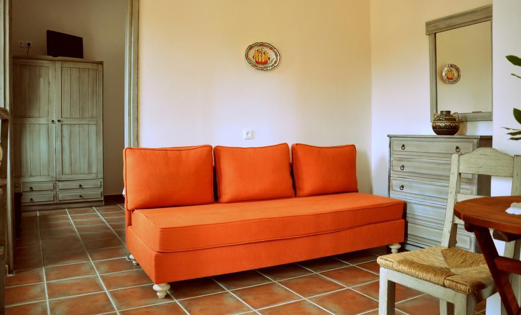 Arapakis Historic Castle Aparthotel Pyrgos Dirou Ngoại thất bức ảnh