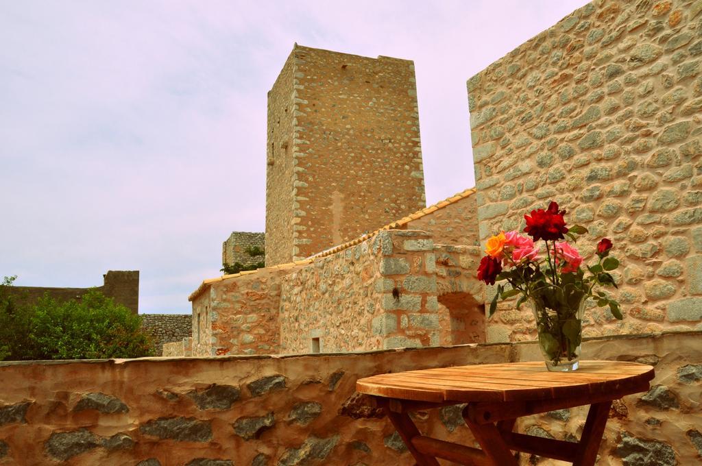 Arapakis Historic Castle Aparthotel Pyrgos Dirou Ngoại thất bức ảnh