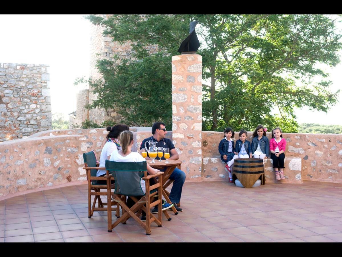 Arapakis Historic Castle Aparthotel Pyrgos Dirou Phòng bức ảnh