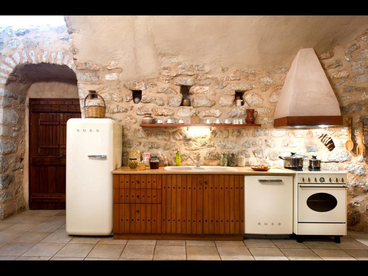 Arapakis Historic Castle Aparthotel Pyrgos Dirou Phòng bức ảnh