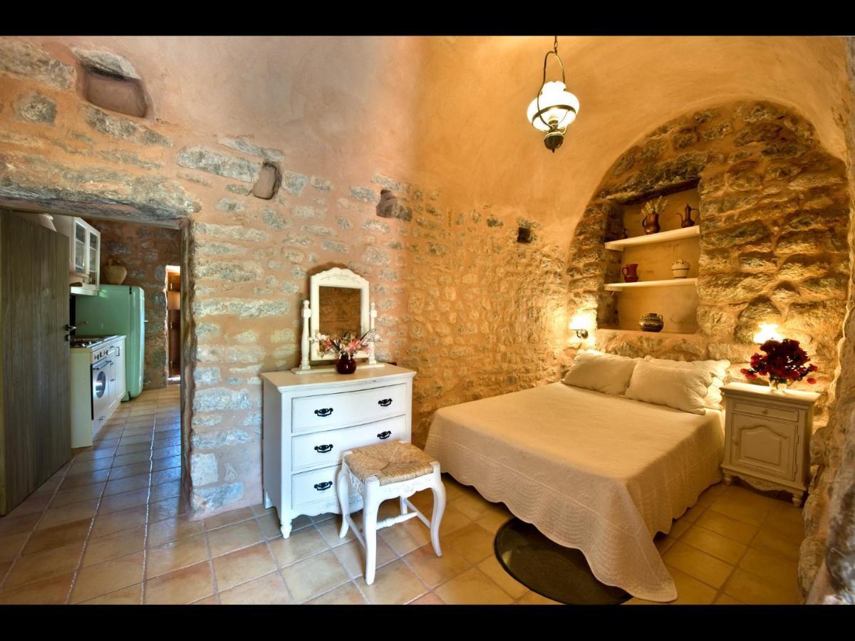 Arapakis Historic Castle Aparthotel Pyrgos Dirou Phòng bức ảnh
