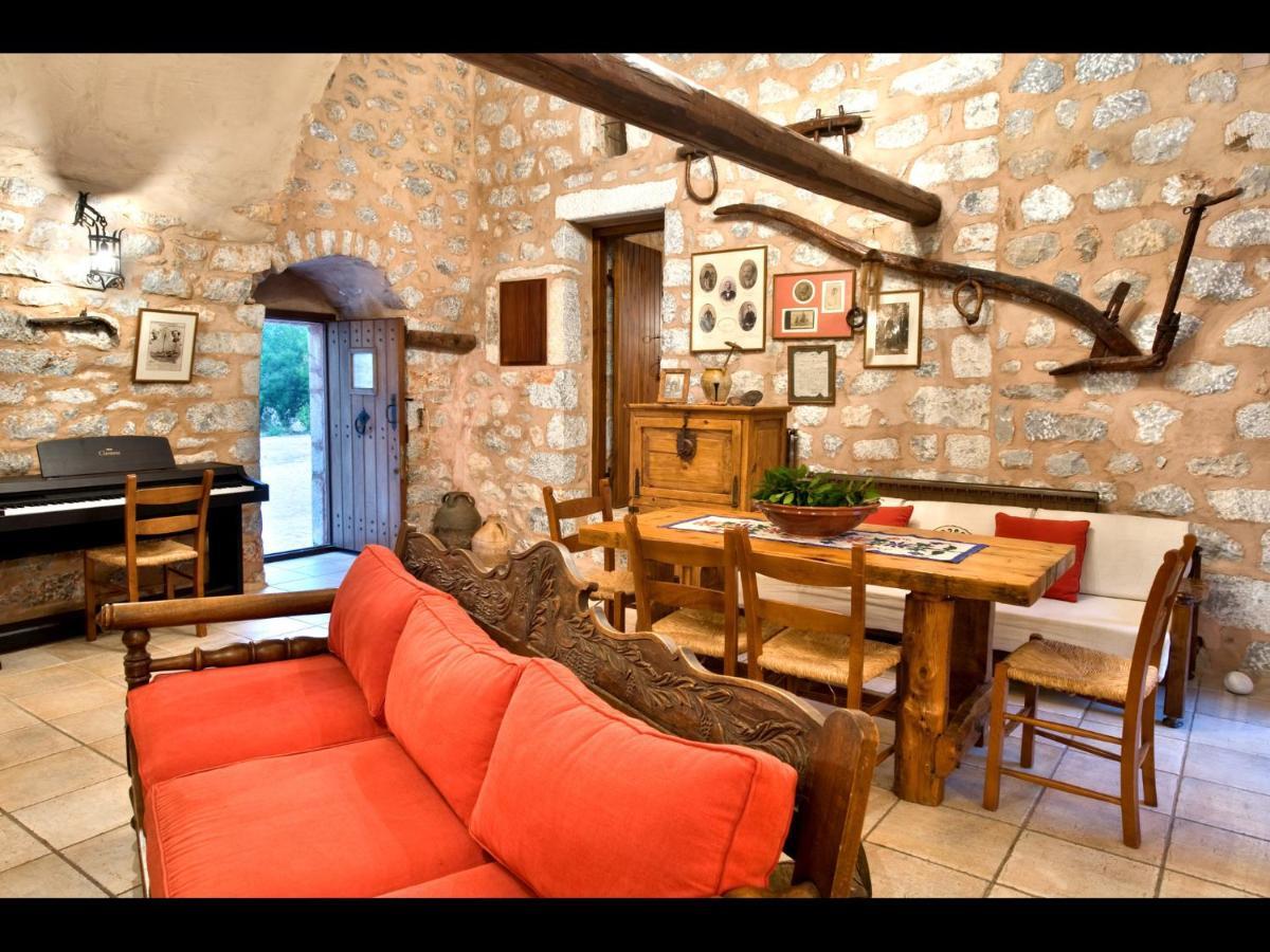 Arapakis Historic Castle Aparthotel Pyrgos Dirou Phòng bức ảnh